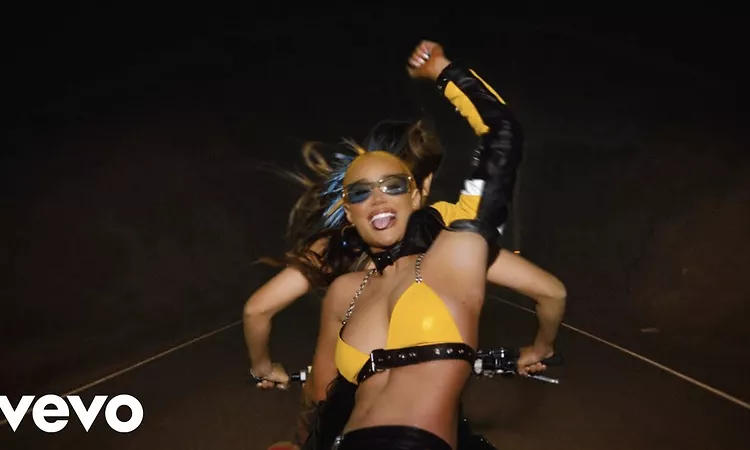 Iggy Azalea - Iam The Stripclub [Official Music Video]