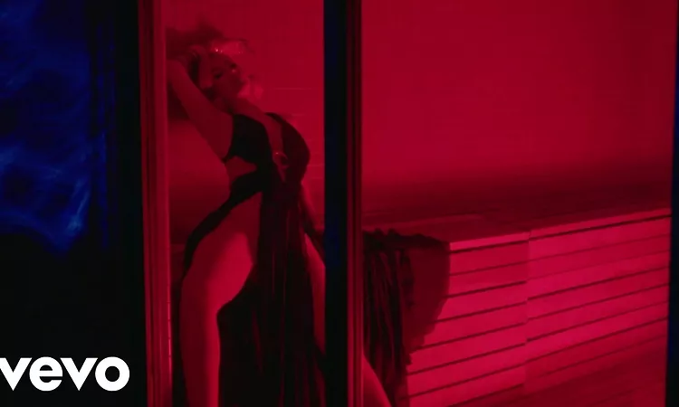 Iggy Azalea - XXXTRA (Visualizer)