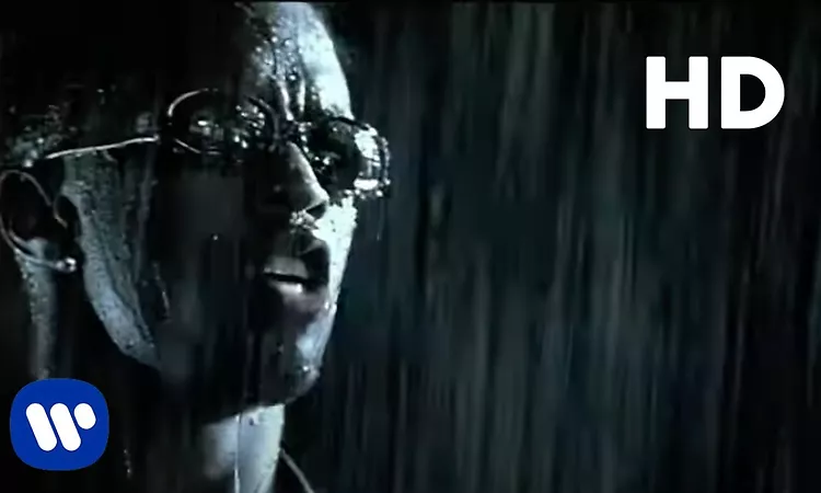 Puff Daddy [feat. The Notorious B.I.G. & Busta Rhymes] - Victory (Official Music Video)