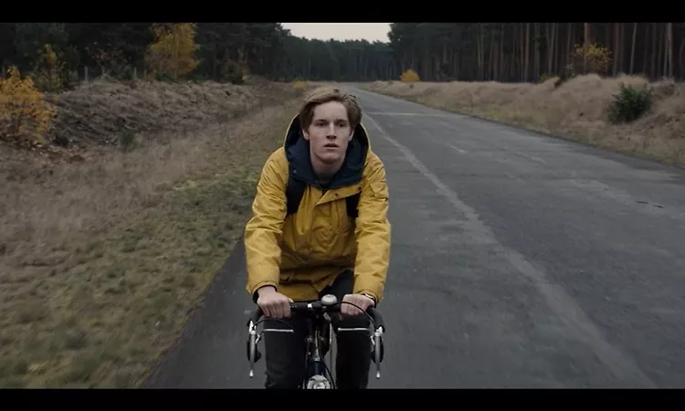 DARK OST - Orchestral Music From Season One -Ben Frost (BIKE AND LETTER SCENES OST)