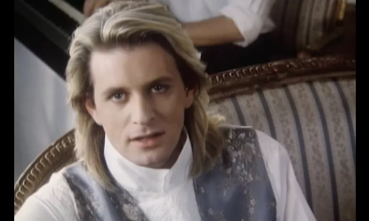 Scritti Politti - Hypnotize (Official Video)