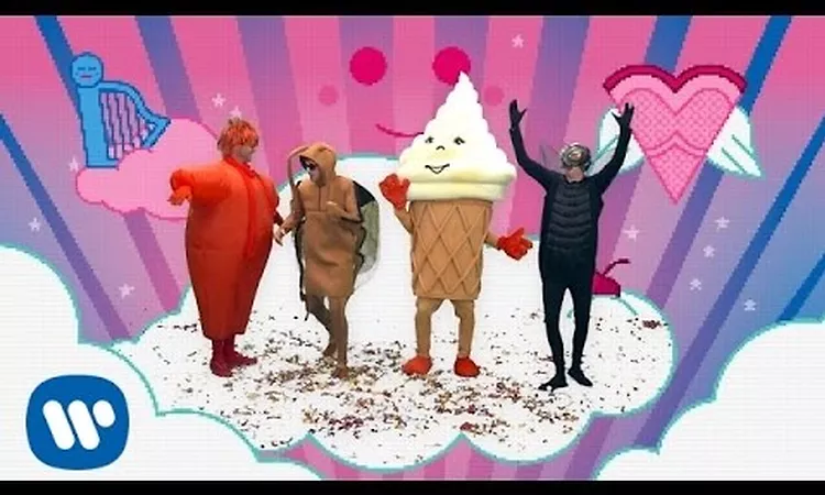 Blur - Ong Ong (Official Music Video)