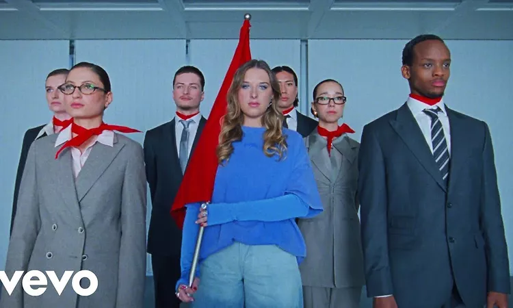 Helena - Mauvais Gar?on (Clip officiel)