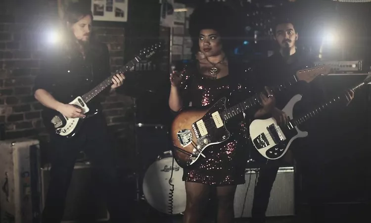 Seratones - Chandelier (Official Video)