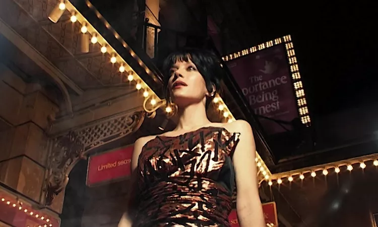 Lily Allen - West End Girl (Visualiser)