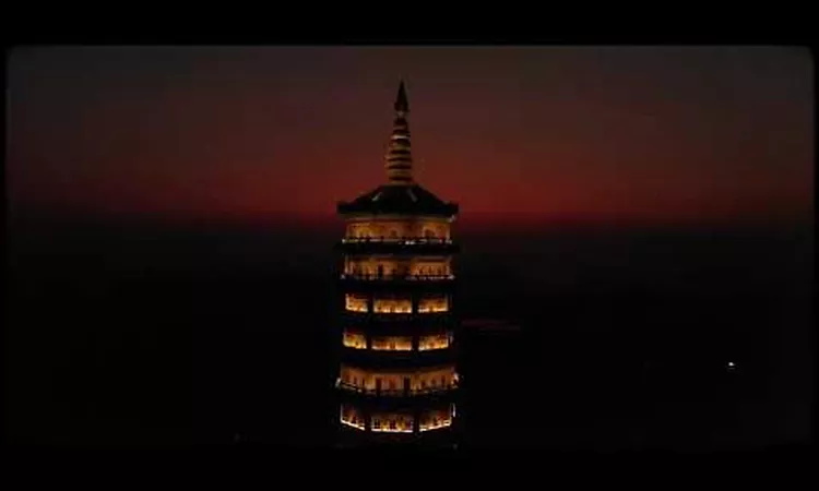 Sofiane Pamart - Ha Long Bay (Official Videoclip)