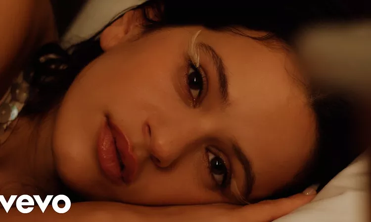 ROSAL?A - Berghain (Official Video) feat. Bj?rk & Yves Tumor