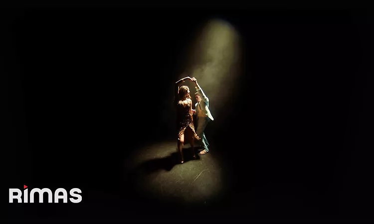 BAD BUNNY - BAILE INoLVIDABLE (Video Oficial) | DeB? TiRAR M?S FOToS