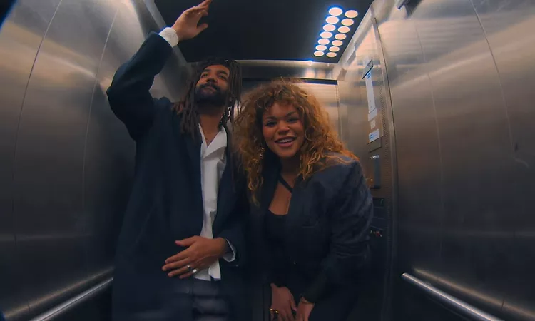 Kunde - Out the Blue (Feat. Okon) Official Video