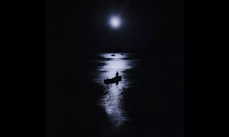 Danny L Harle - Raft In The Sea (feat. Julia Michaels)