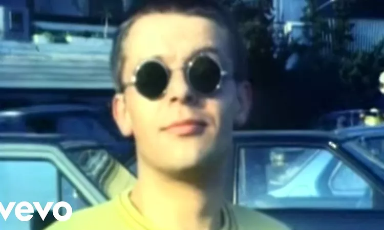 The Stone Roses - Love Spreads
