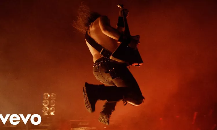 Airbourne - Alive After Death (Last Plane Out)