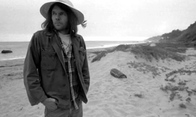 Neil Young - Heart of Gold/Lyrics (Full HD)