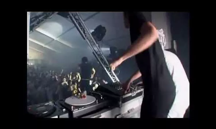 2 many djs Live Part of the weekend never dies
