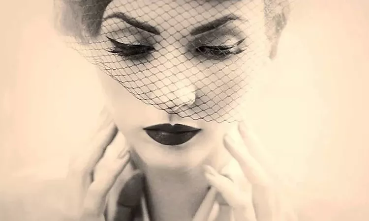 Parov Stelar - Heavens Radio (feat. Y'Akoto)
