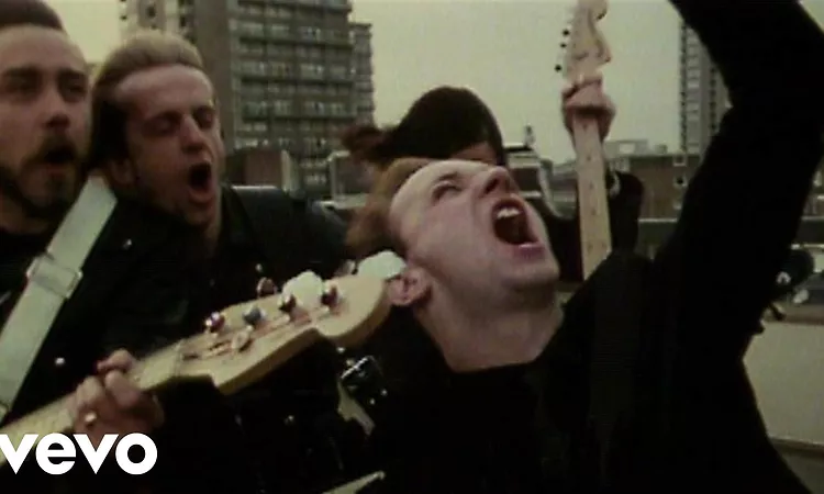 Judas Priest - Breaking The Law