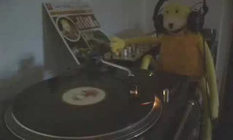 Mr. Oizo - Sick Dog Try To Speak
