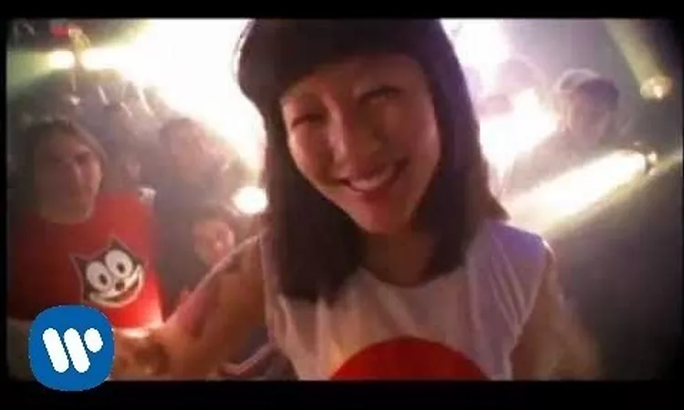 The Flaming Lips - Yoshimi Battles the Pink Robots Pt. 1 [Official Music Video]