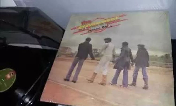 THE STORMMERS - BE A LOVER ... ????? !!! PEACE.