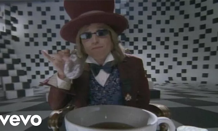 Tom Petty And The Heartbreakers - Don't Come Around Here No More