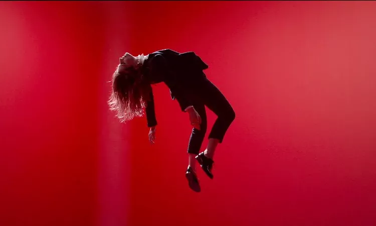 Christine and The Queens - Saint Claude (Clip Officiel)