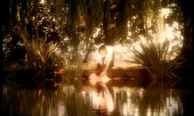 Kylie Minogue - Where The Wild Roses Grow (With Nick Cave and the Bad Seeds)