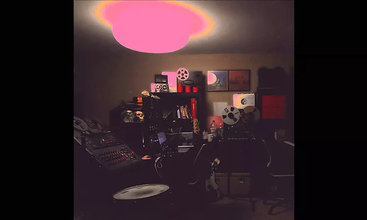 Unknown Mortal Orchestra - Stage Or Screen
