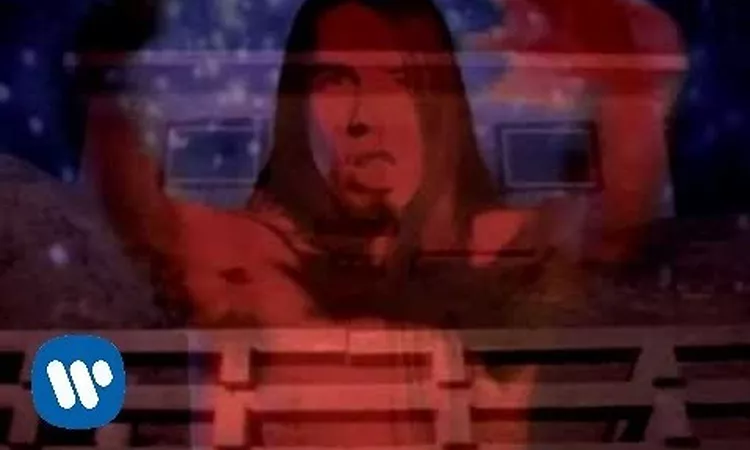 Red Hot Chili Peppers - Under The Bridge [Official Music Video]