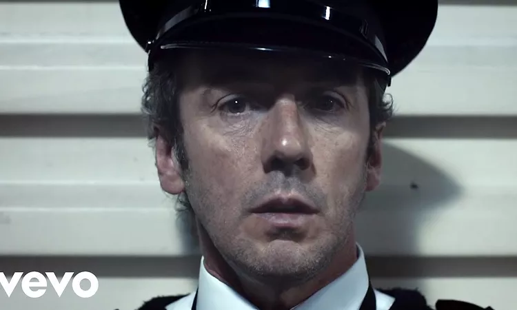 The Chemical Brothers - Free Yourself (Official Video)