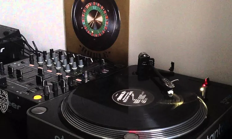 Thomas Bangalter ? On Da Rocks / Roul? Boul? / What To Do [Roul? 301]