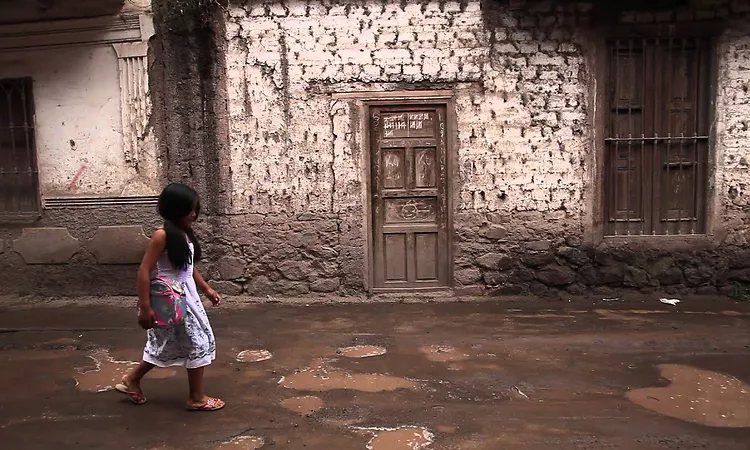 Khruangbin - A Calf Born In Winter (Official Video)