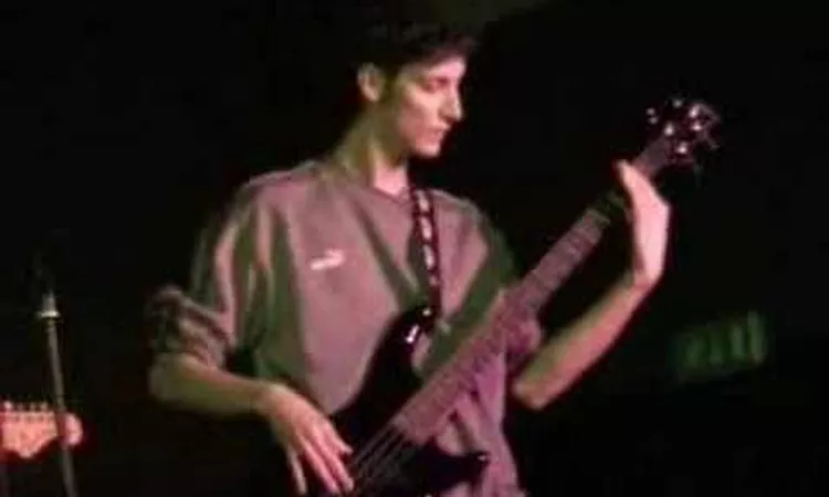 The empire strikes first  - The Buzzones (Bad Religion)