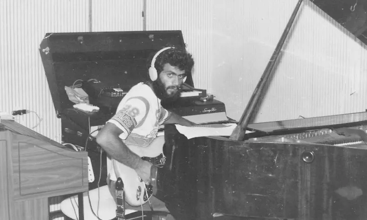 Habibi Funk // ????? ??? : Issam Hajali - Intazirne (Lebanon 1976)