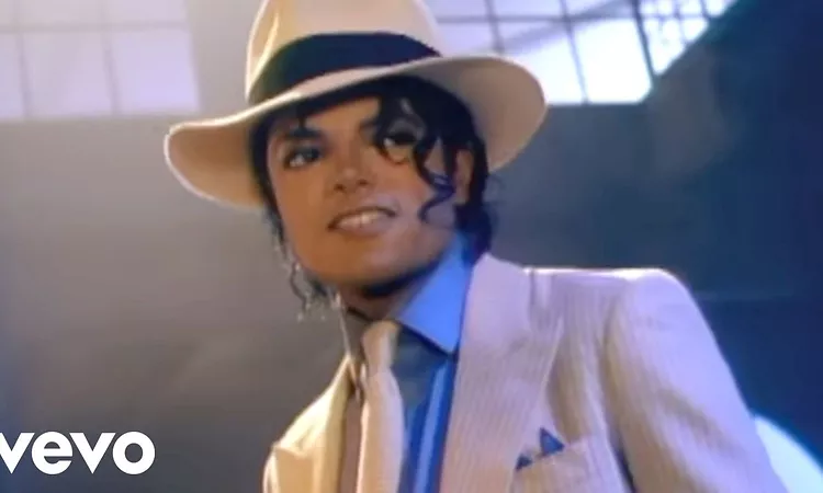 Michael Jackson - Smooth Criminal (Official Video)