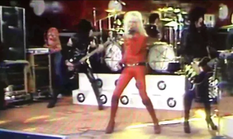M?tley Cr?e - Too Fast For Love (1982 Video)