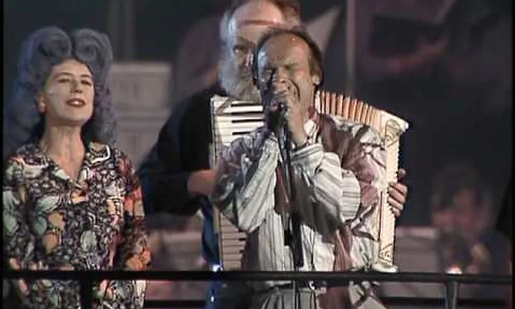 Roger Waters - The Tide is Turning [Live in Berlin]