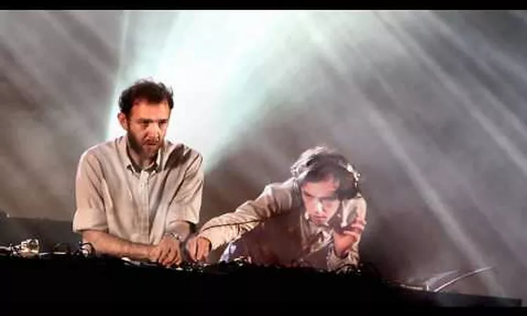Radio Soulwax - Miserable Girl / E-Talking (Nite Versions / Live)